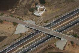 Image du Maroc Professionnelle de  Autoroute du Maroc région de Casablanca vue du ciel, le 10 Octobre 2005. (Photo / Abdeljalil Bounhar) 